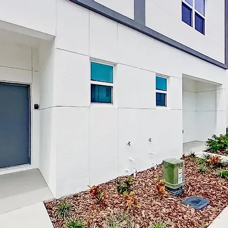 5 Bed Modern Family Home With Grill